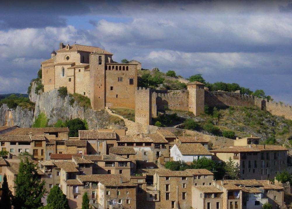 Hotel Santa Maria De Alquezar Bagian luar foto