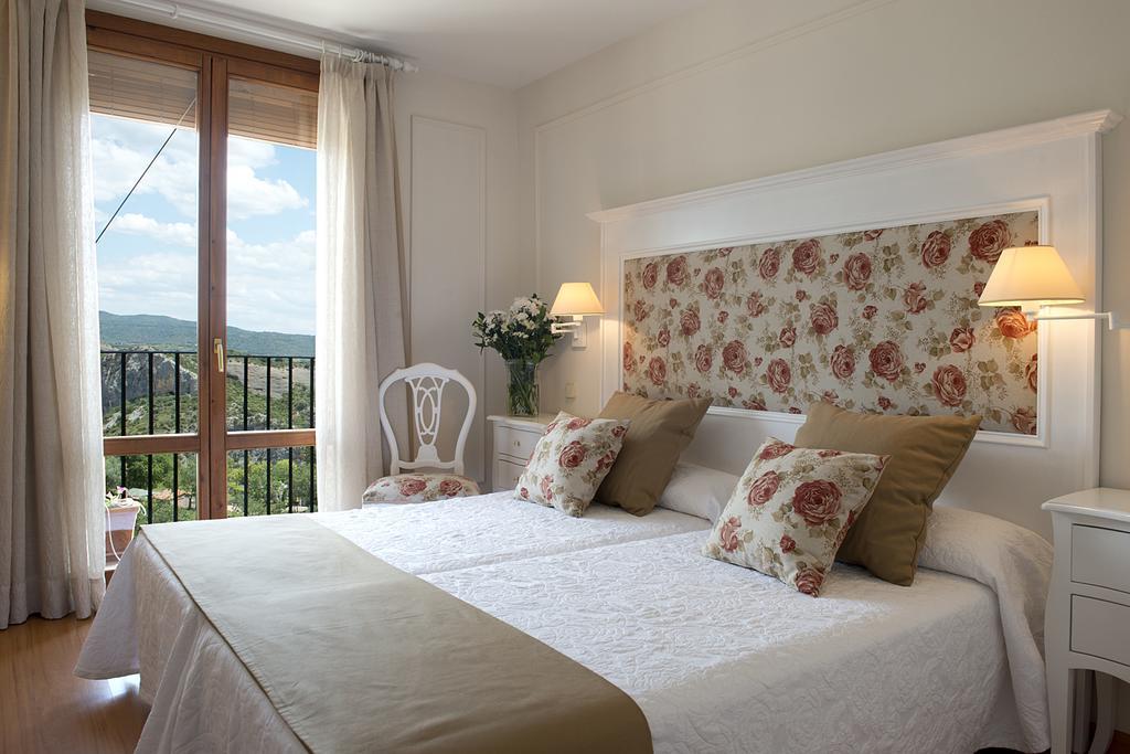 Hotel Santa Maria De Alquezar Ruang foto