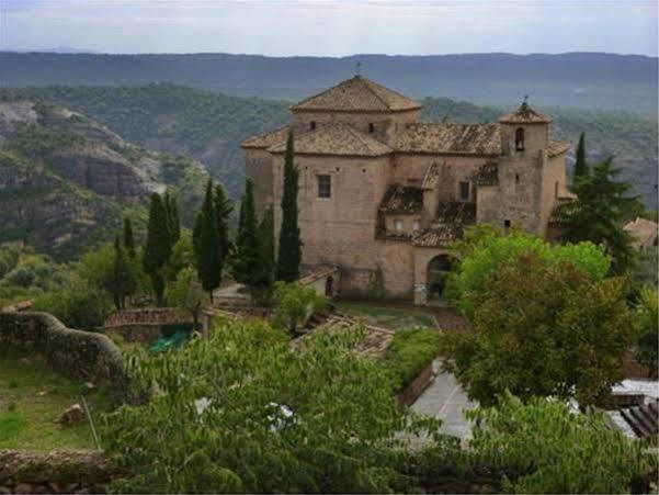 Hotel Santa Maria De Alquezar Bagian luar foto